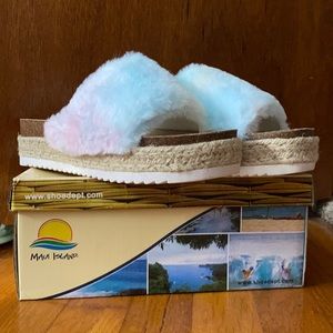Maui Island Fluffy Sandals